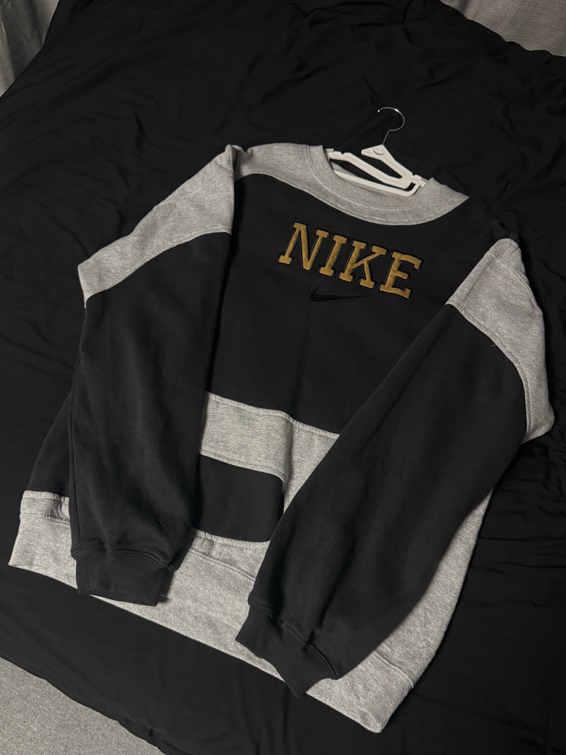 나이키 리메이크 맨투맨  상품이미지1