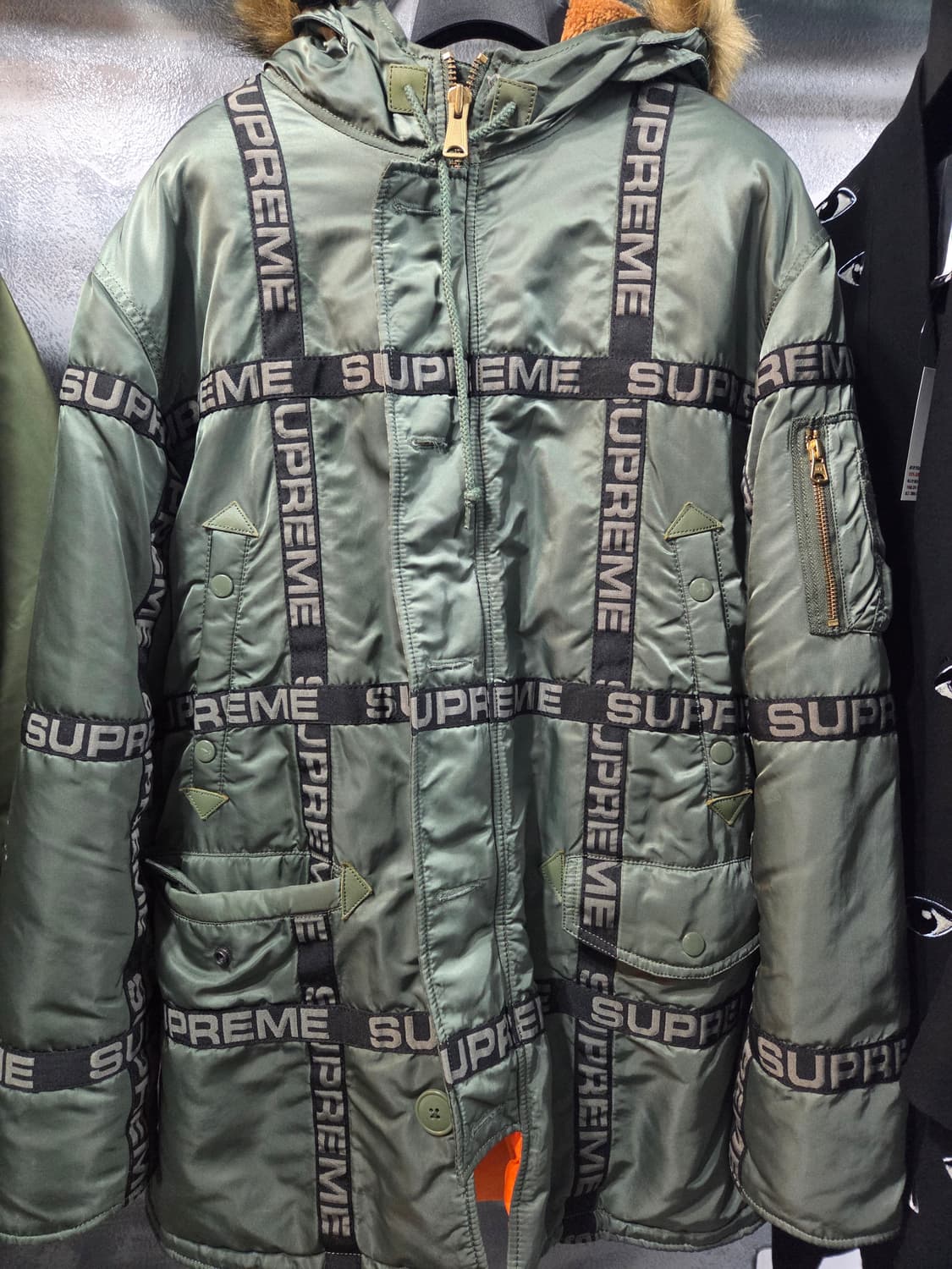 슈프림 N3B 테이핑 자켓 패딩 상품이미지1