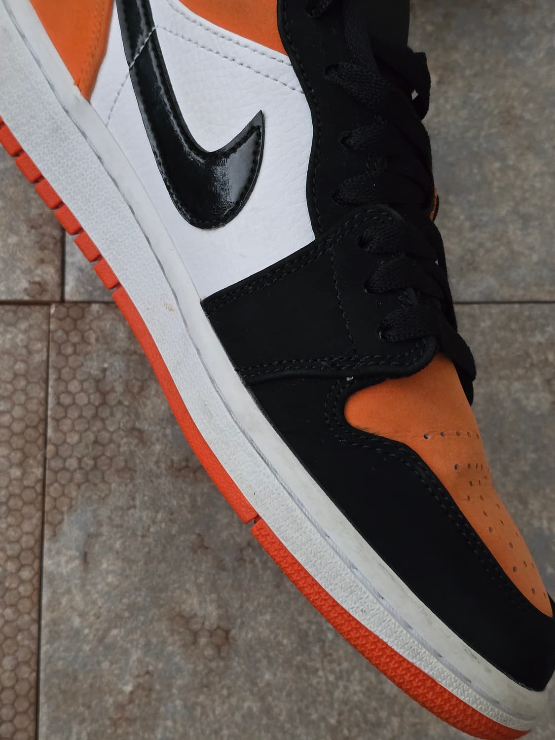 (250)나이키 조던 1 로우 쉐터드 백보드  상품이미지4