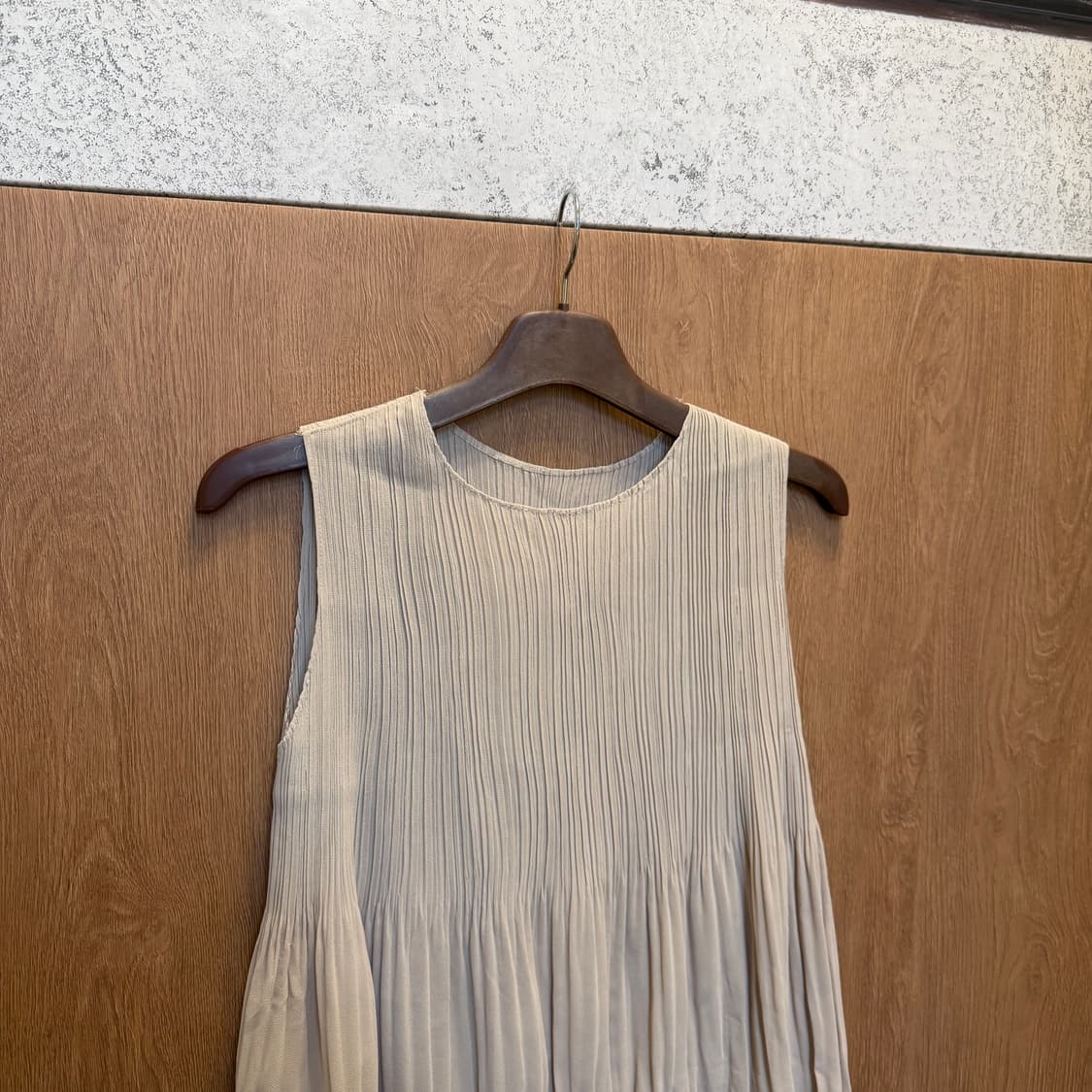 빈티지 슬리브리스 플리츠 블라우스 루즈핏 베이지 상품이미지3