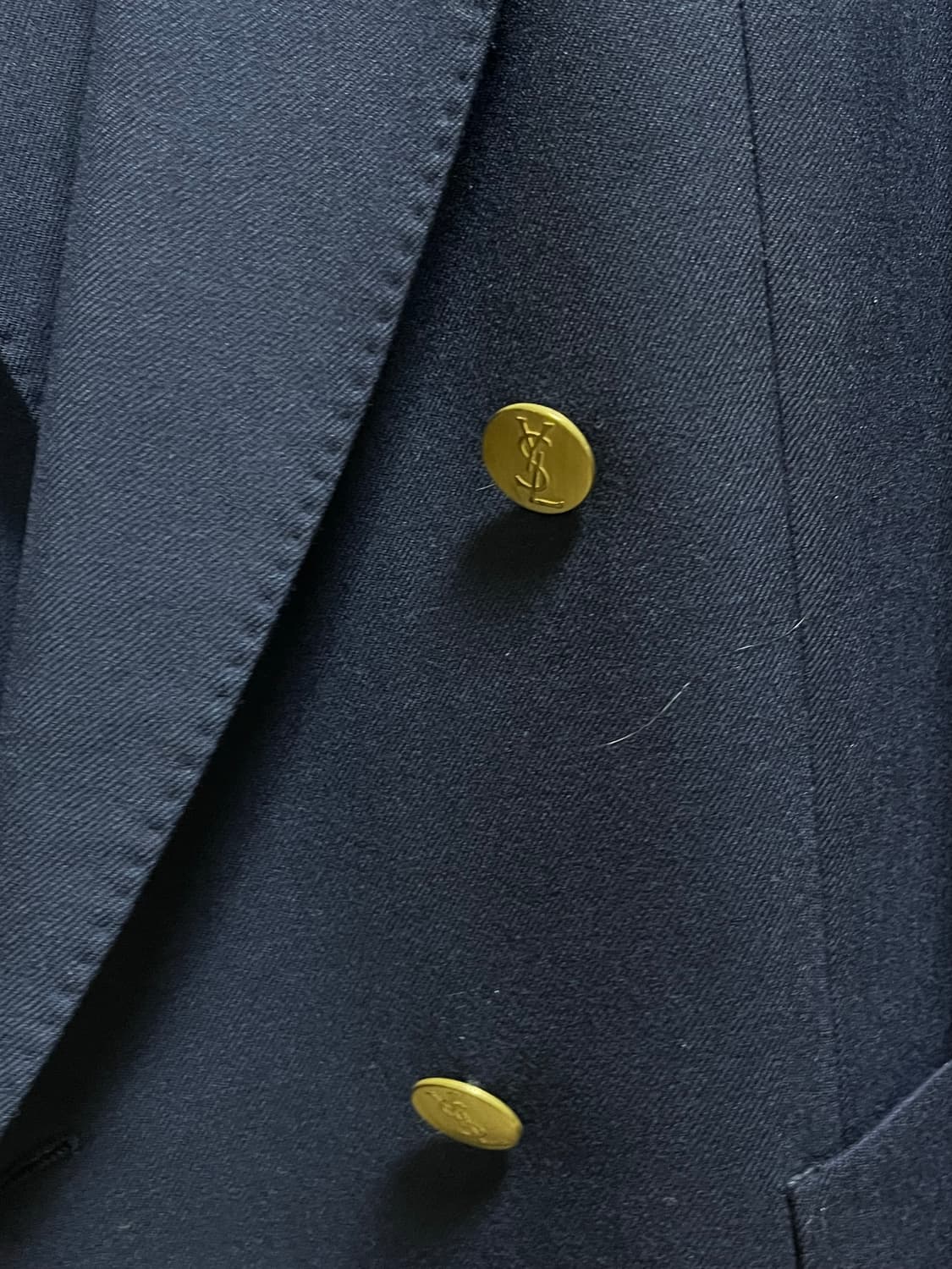 입생로랑 금장 더블 블레이저 자켓 상품이미지4