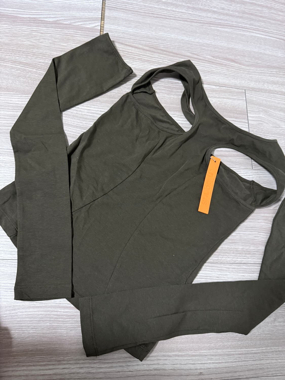 닙그너스 마고 티 카키 상품이미지8