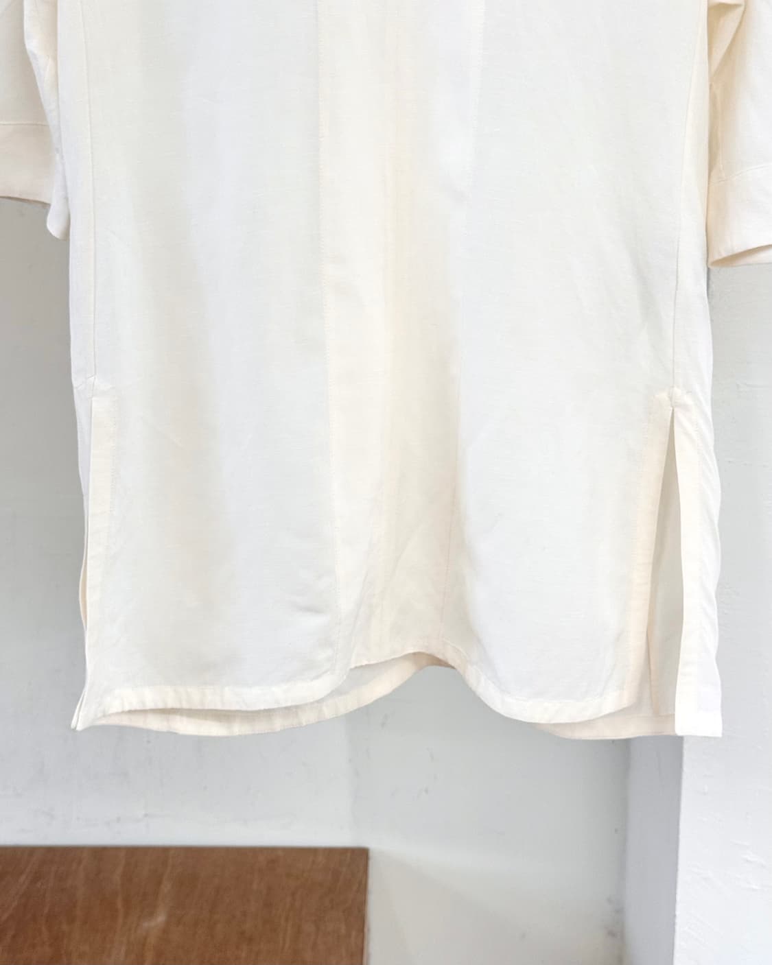 질샌더 아이보리 브이넥 하프 블라우스 상품이미지5