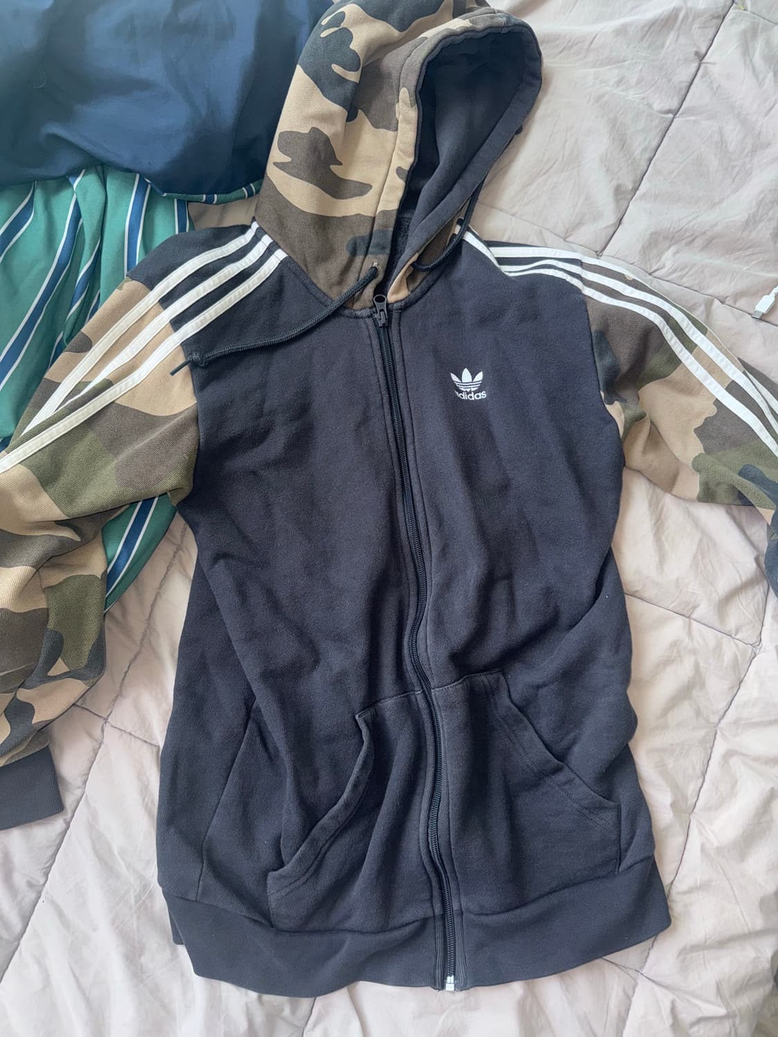 아디다스 카모 후드집업 상품이미지1
