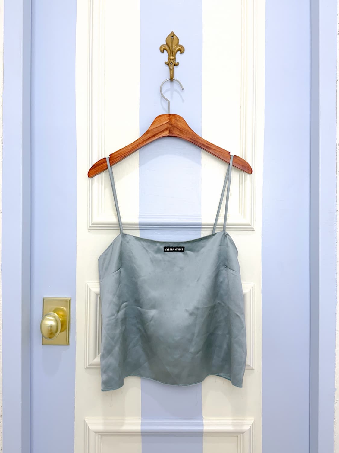 미우미우 23FW 새틴 로고 캐미솔 & 스커트 셋업 상품이미지4