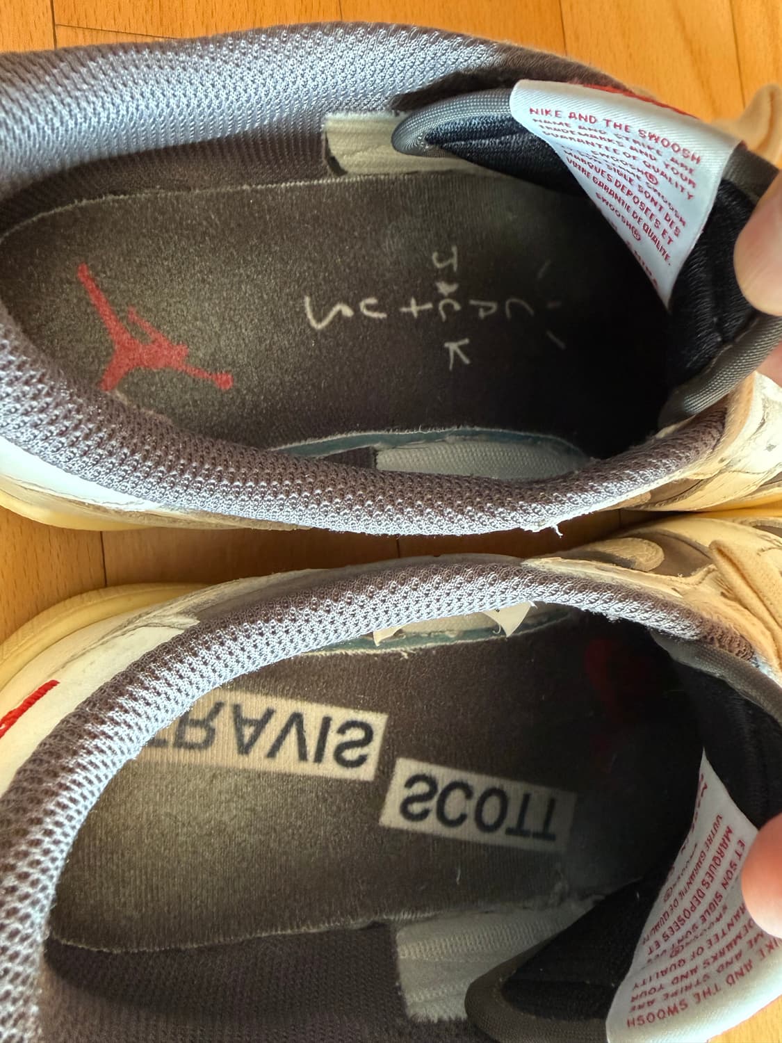 조던 1 트레비스스캇 리버스모카 세일앤리저록 265사이즈 트래비스 스캇  상품이미지9