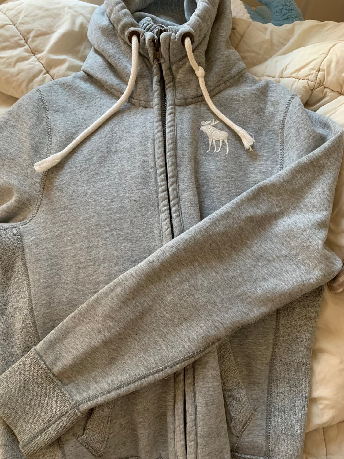 아베크롬비 머슬핏 그레이 하이넥 후드집업 팔아요🩶 착샷O 상품이미지2