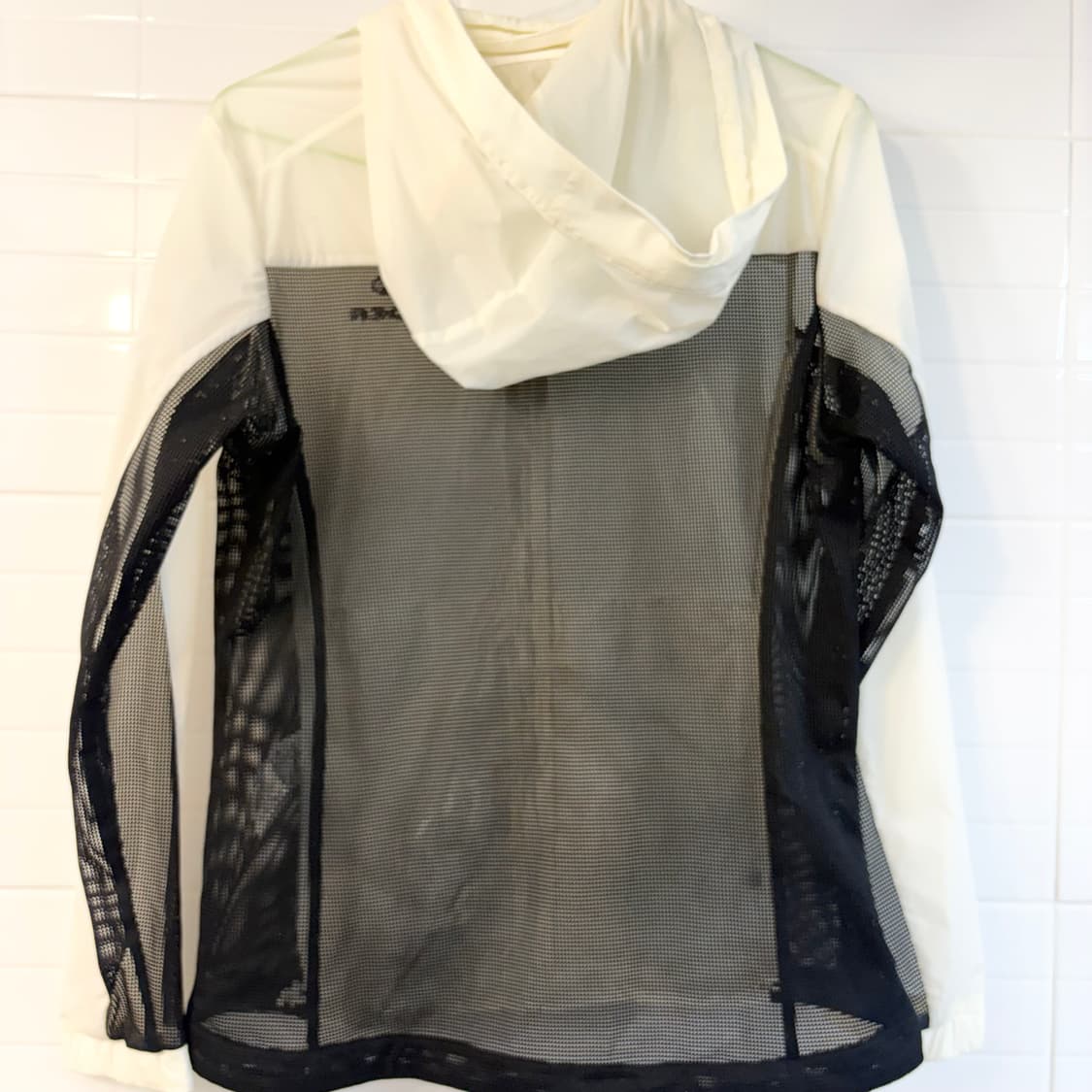 아이더 아이보리 바람막이 s 상품이미지2