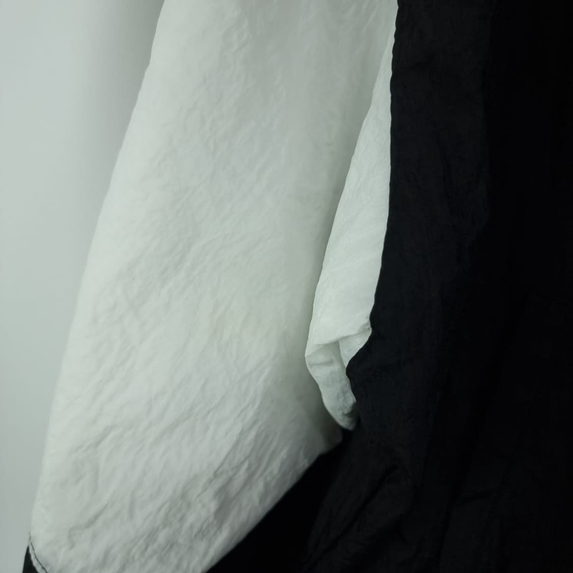 [나이키] 로고 프린팅 오버핏 바람막이 자켓 블랙 M19166 상품이미지10