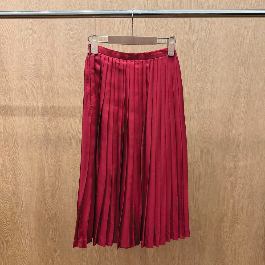 샤넬 실크 노카라 자켓 A라인 스커트 셋업 골드 버튼 플리츠 디테일 레드 상품이미지10