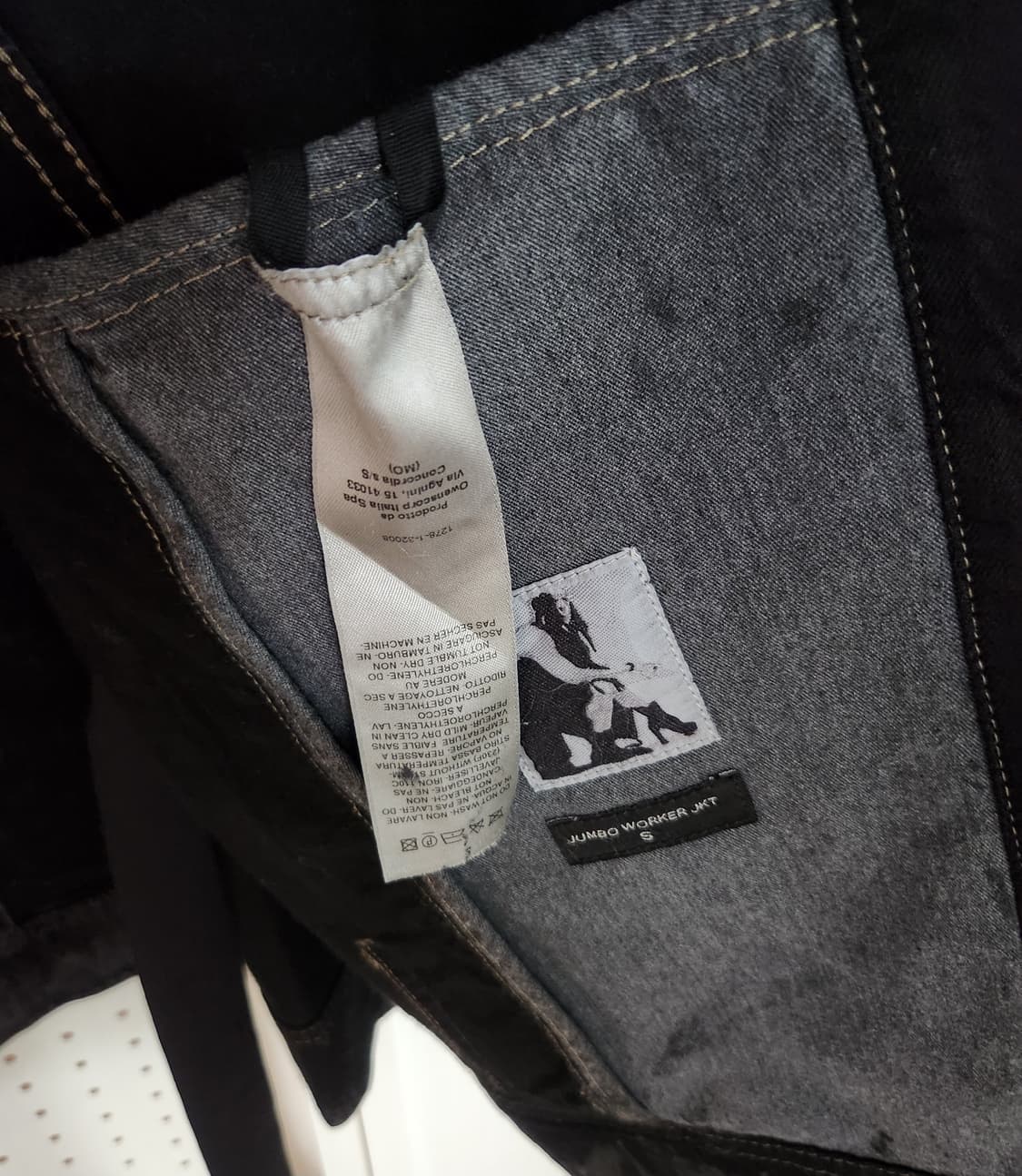 릭오웬스 SS26 왁스 코팅 점보 워커 자켓 DBK  상품이미지9