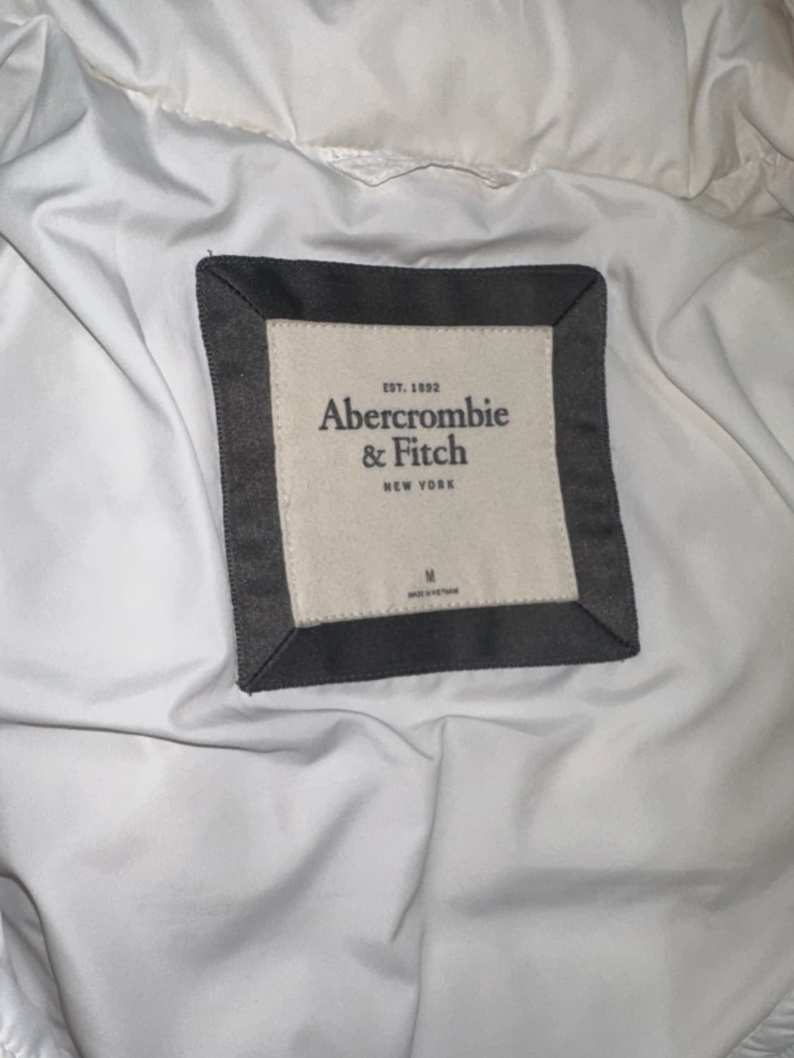 아베크롬비 화이트 아이보리 슬림핏 딱붙핏 경량패딩 M 상품이미지3