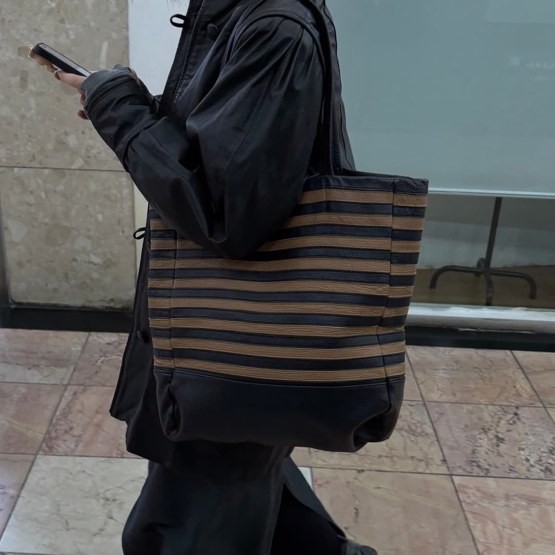 vtg cowhide stripe tote bag 상품이미지1