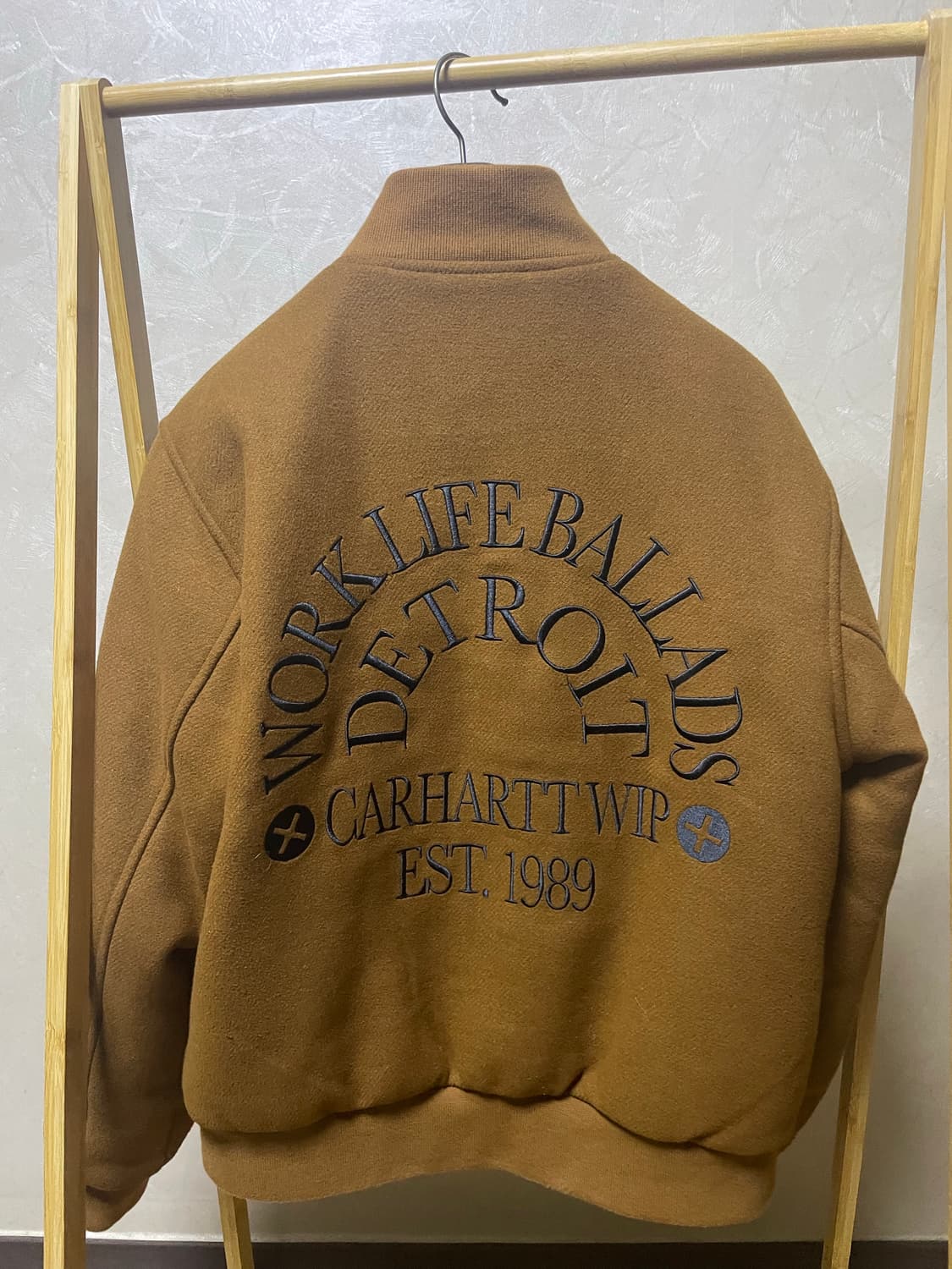 칼하트 wip 바시티 자켓 상품이미지4