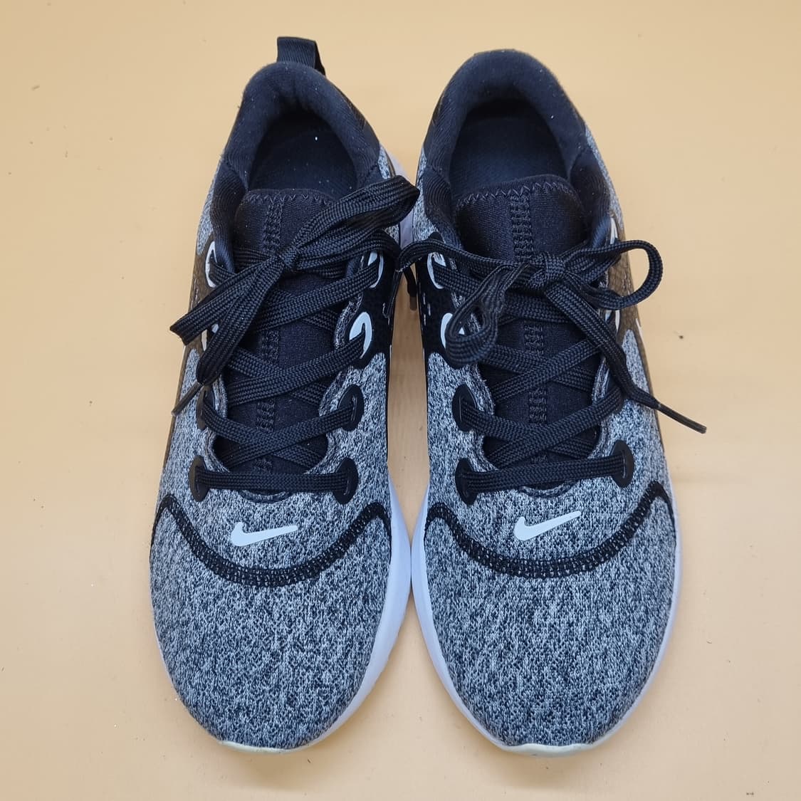 나이키 레전드리액트 여성운동화235  상품이미지2