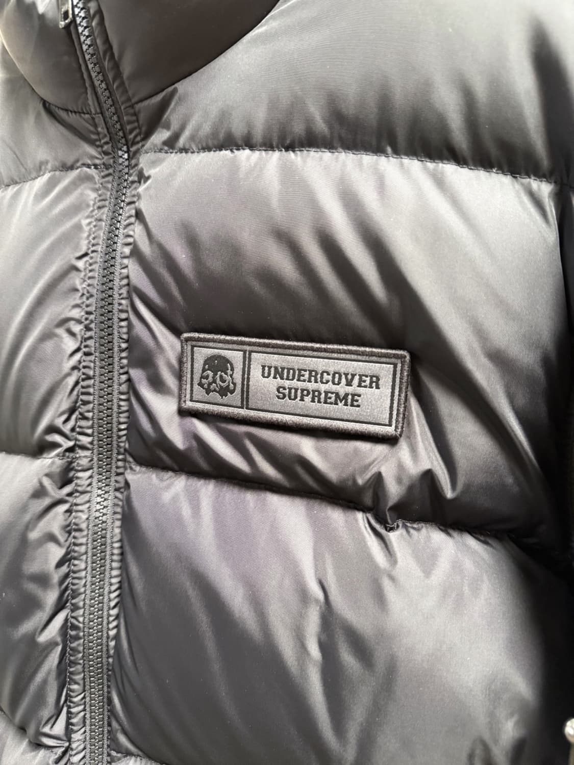 (공홈구매) 슈프림 x 언더커버 스터드 패딩 자켓 블랙 상품이미지2