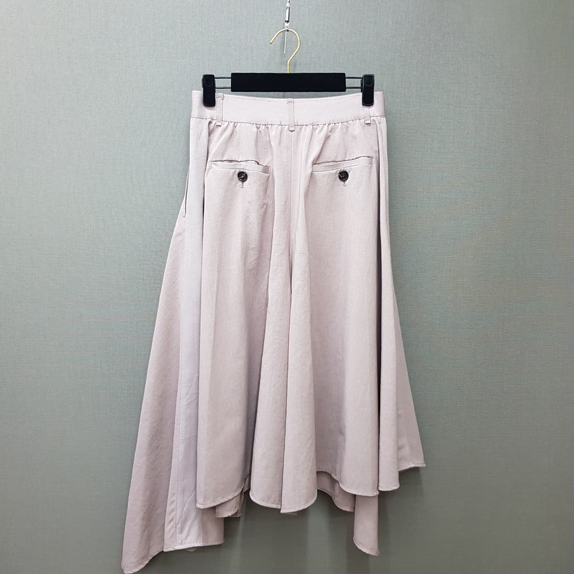 한섬 시스템 2023 언밸런스 헴 백밴딩 스커트 64-94사이즈 상품이미지3