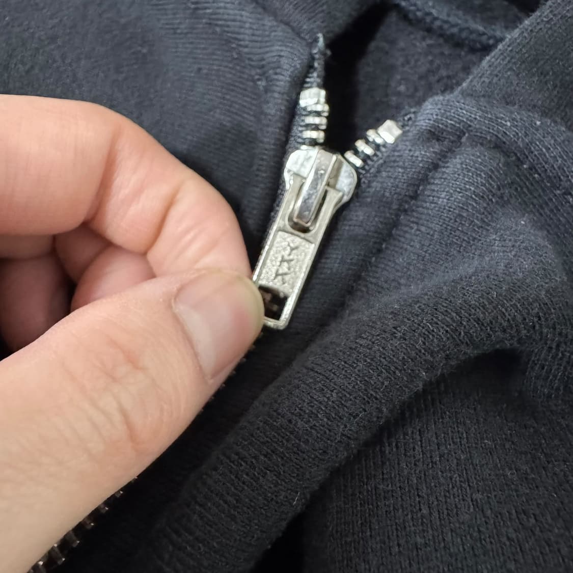 정품 스투시 블랙 빅로고 후드집업 상품이미지4