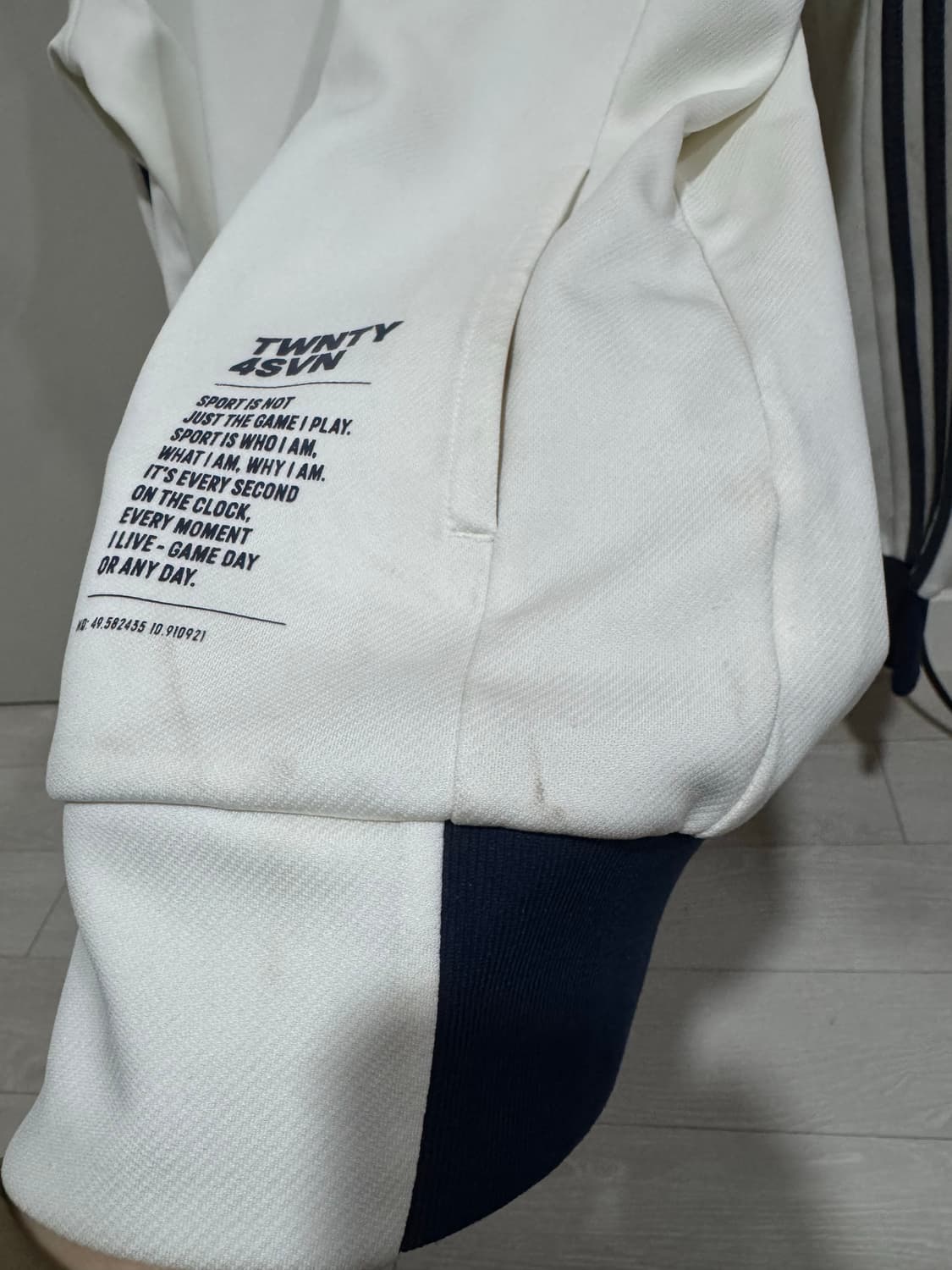 아디다스 일본판 아이보리 트랙탑 상품이미지4