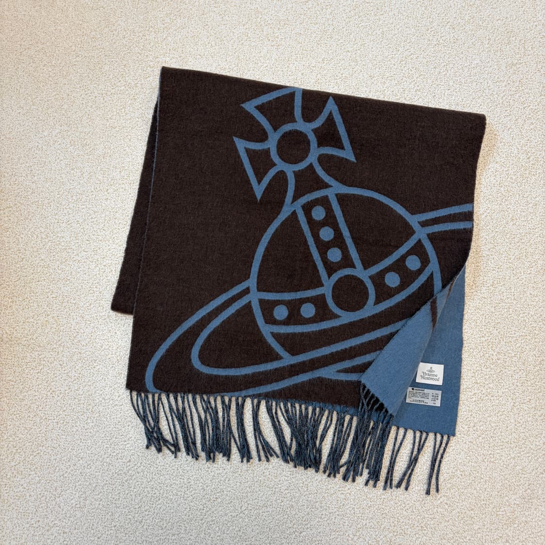 비비안웨스트우드 리버시블 빅로고 머플러 브라운 상품이미지1