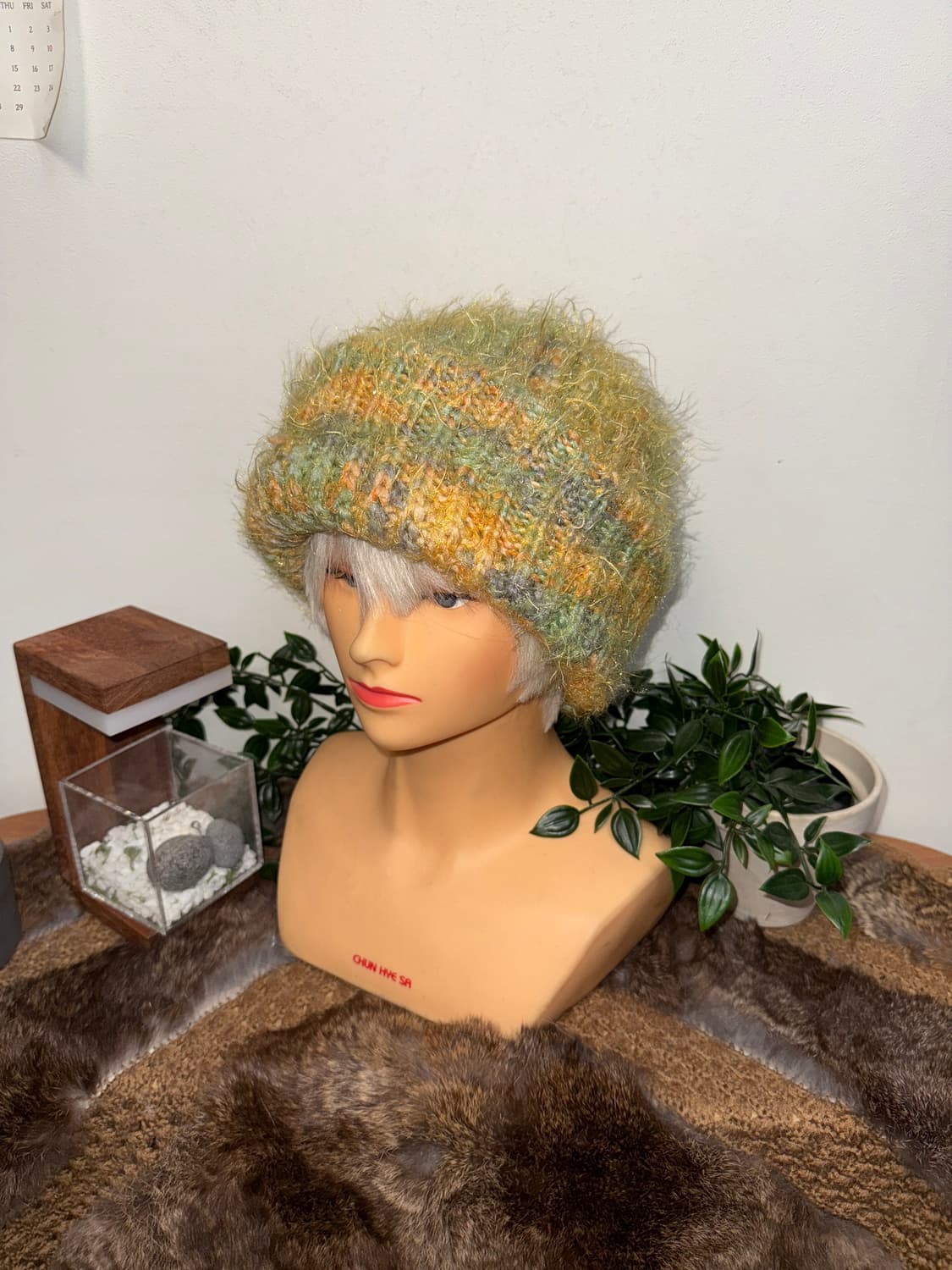 Yellow green grunge fur knit beanie 상품이미지1