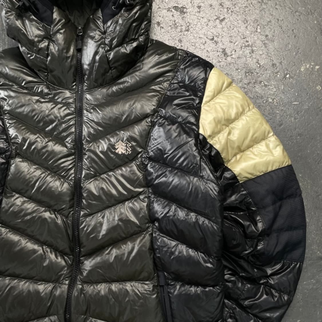 100 코오롱스포츠 유광 경량패딩 상품이미지2