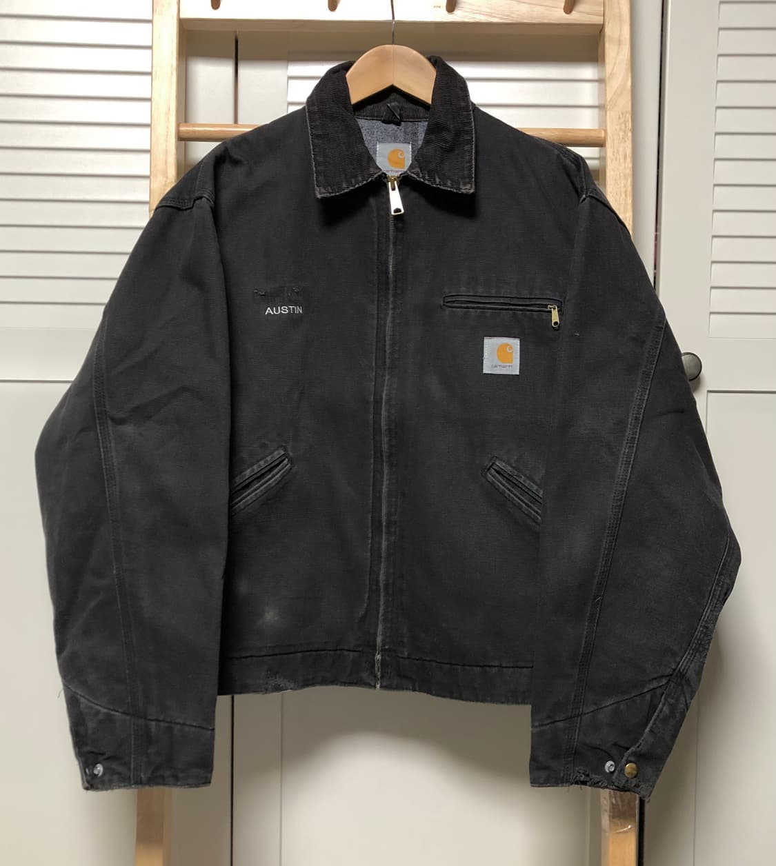 칼하트 디트로이트 자켓 J01 오스틴 탄 블랙 상품이미지1