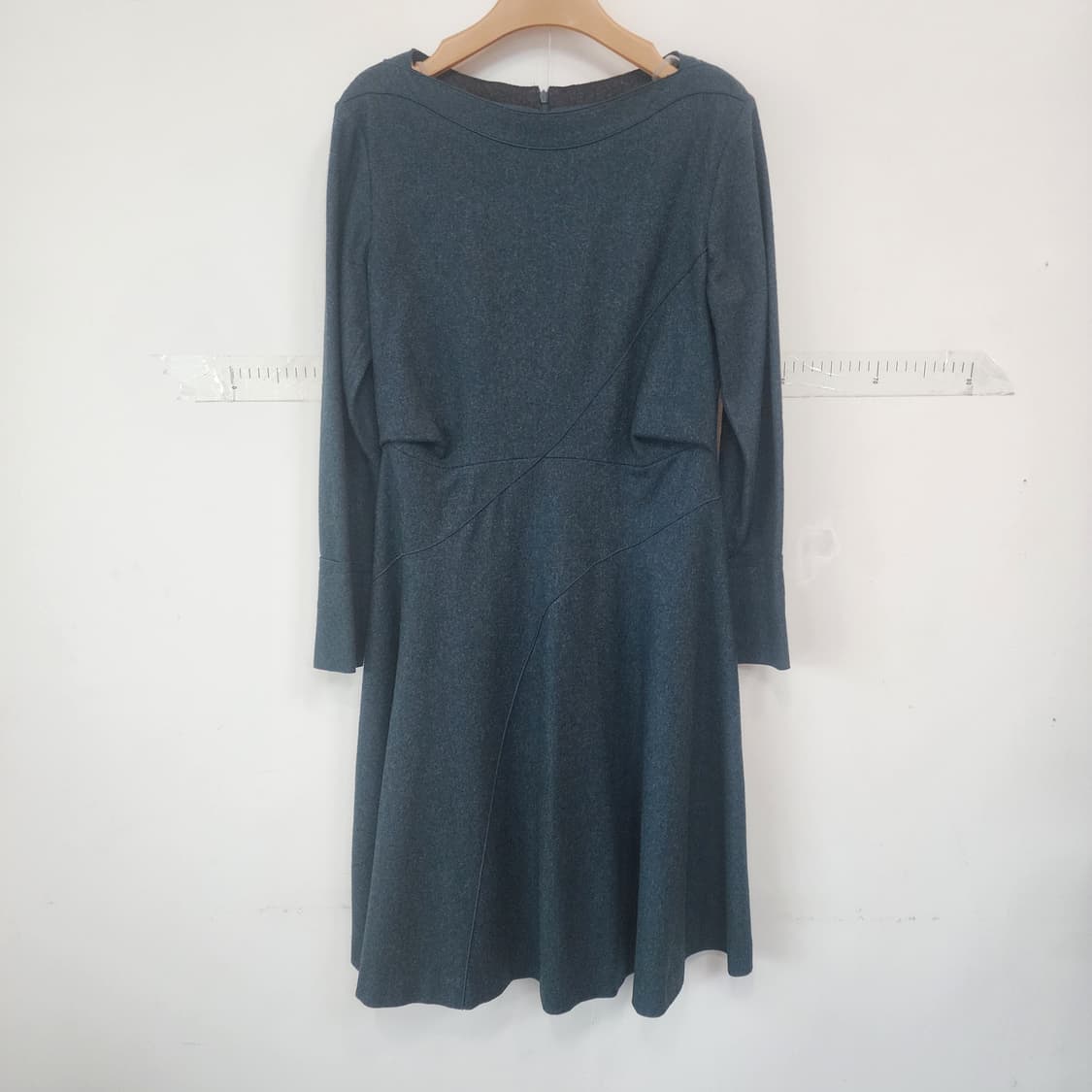 미샤 긴팔 플레어 원피스 상품이미지1