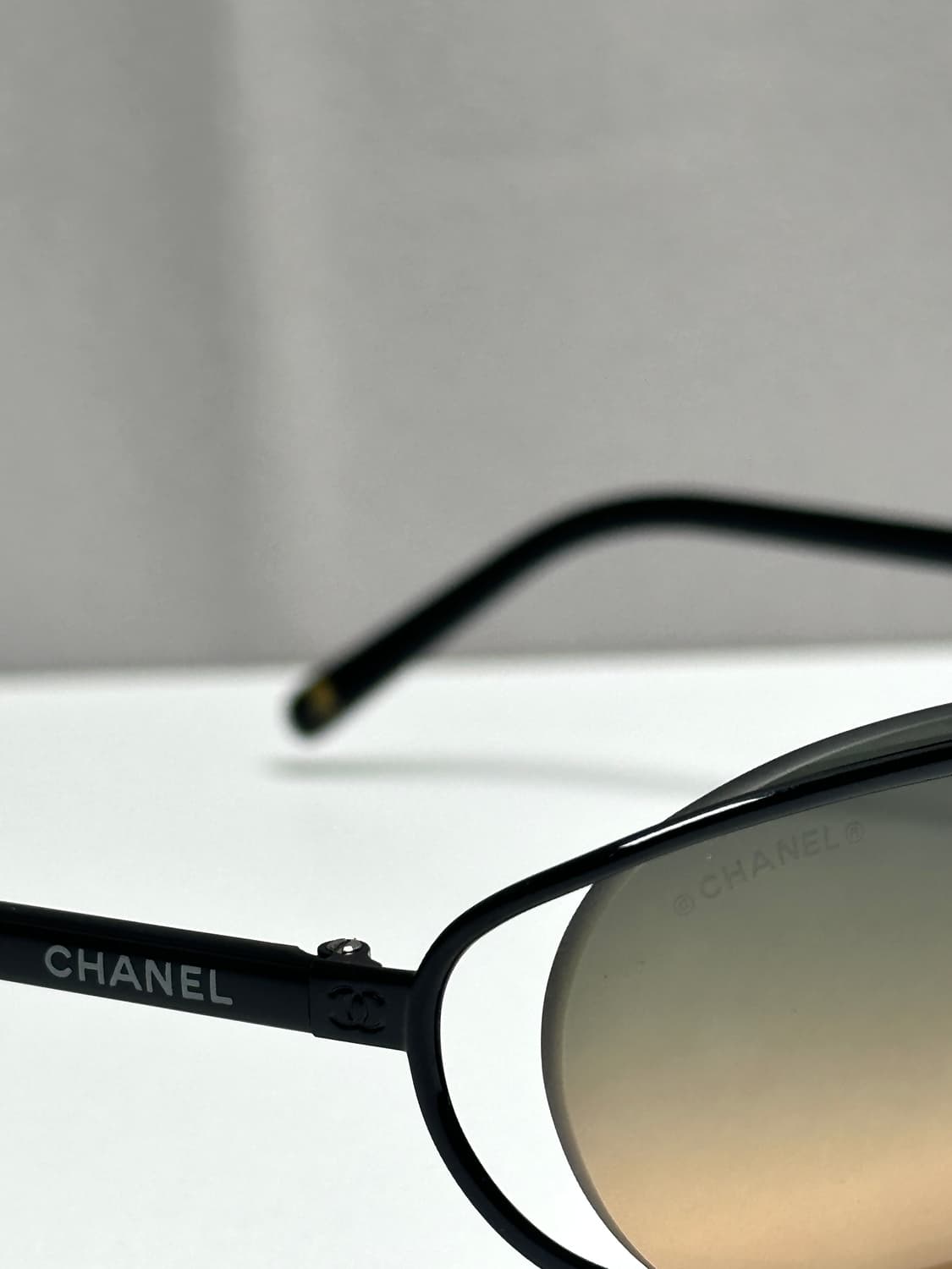 샤넬 블랙 메탈 오벌 Y2K 리바이벌 선글라스 상품이미지9