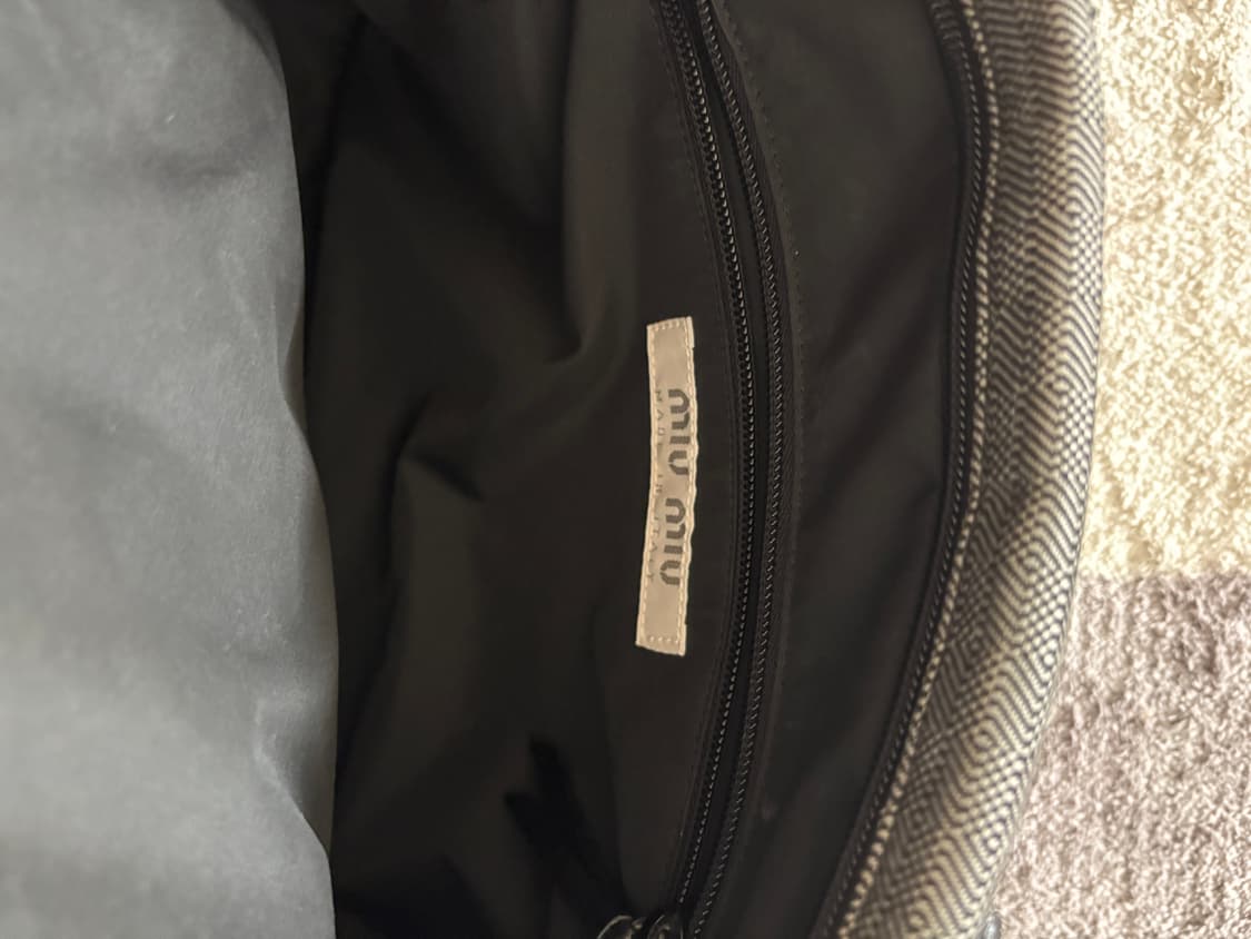 미우미우 아카이브 백 상품이미지4