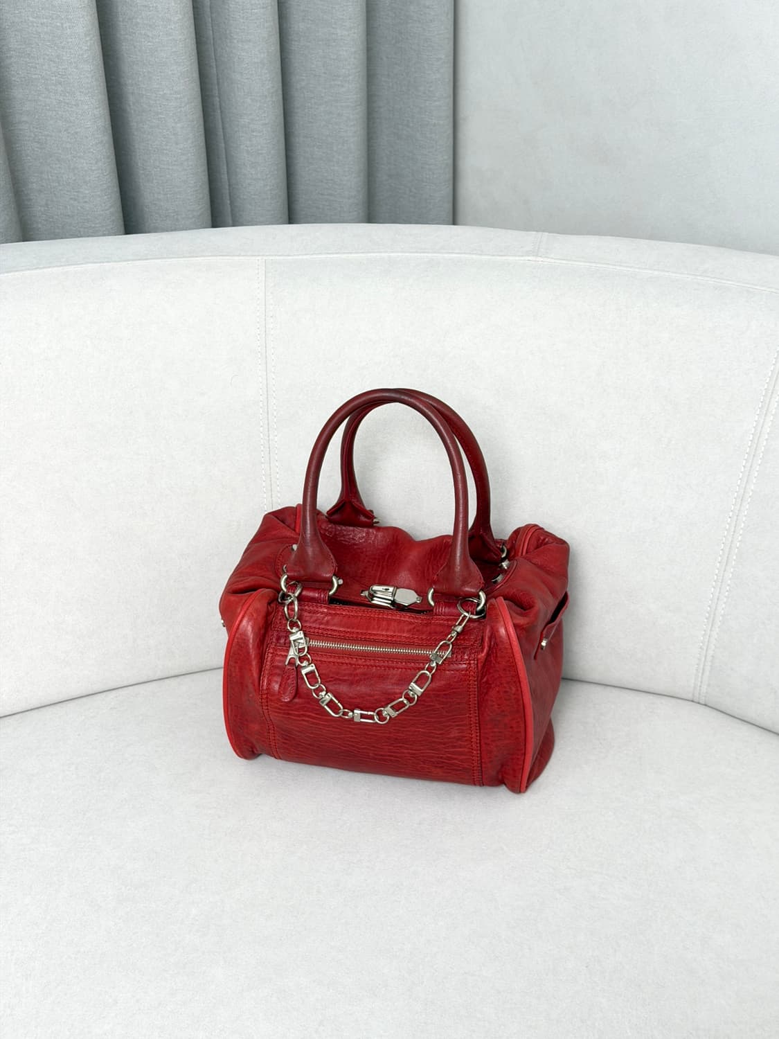 발렌시아가 휘슬 레더 백 상품이미지3