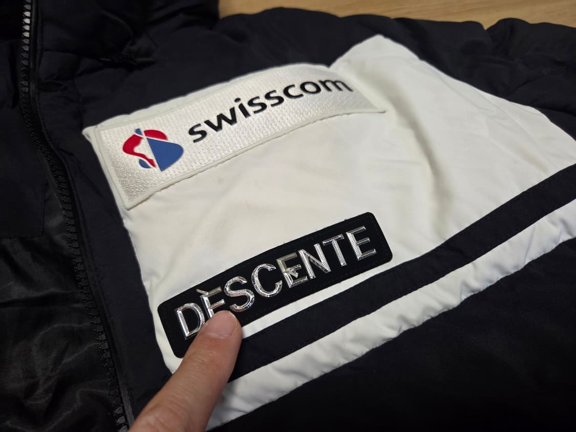 데상트 스위스 스키 레플리카 모노크롬  롱패딩 점퍼 상품이미지8