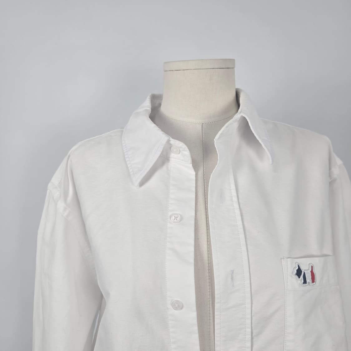 0180.아가타 화이트 스코티  자수 포인트 셔츠L 상품이미지3