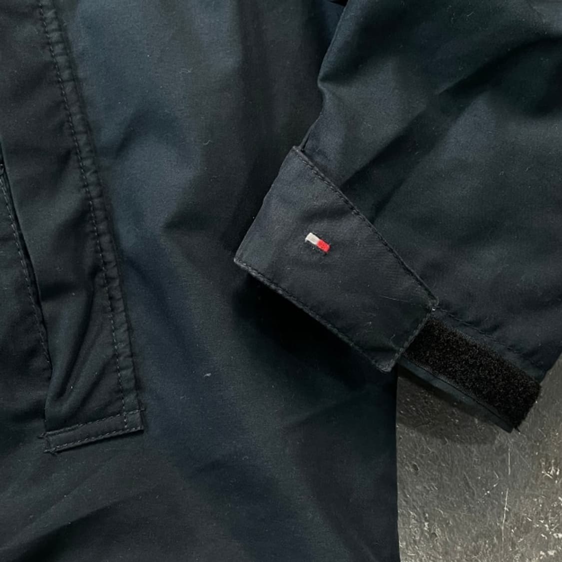 100 타미힐피거 바람막이  상품이미지4