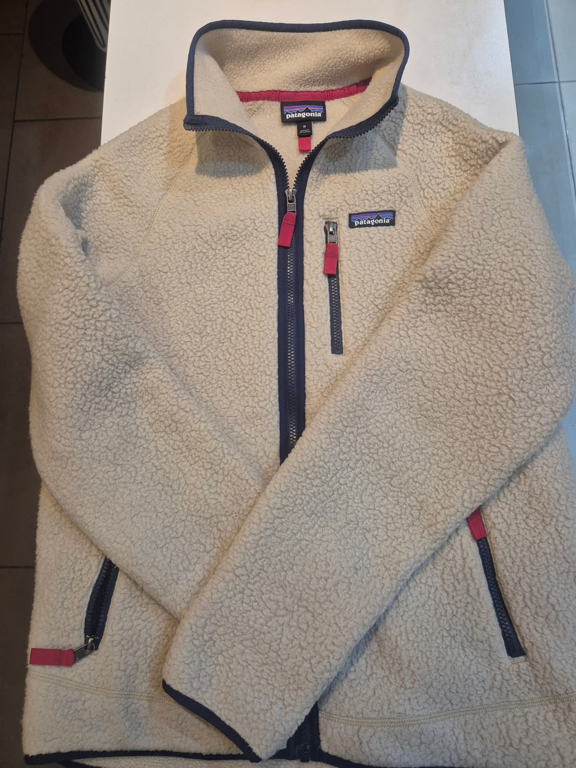 파타고니아 플리스 자켓 M 판매합니다 
사용감적은 극미 중고 저렴하게 올 상품이미지1