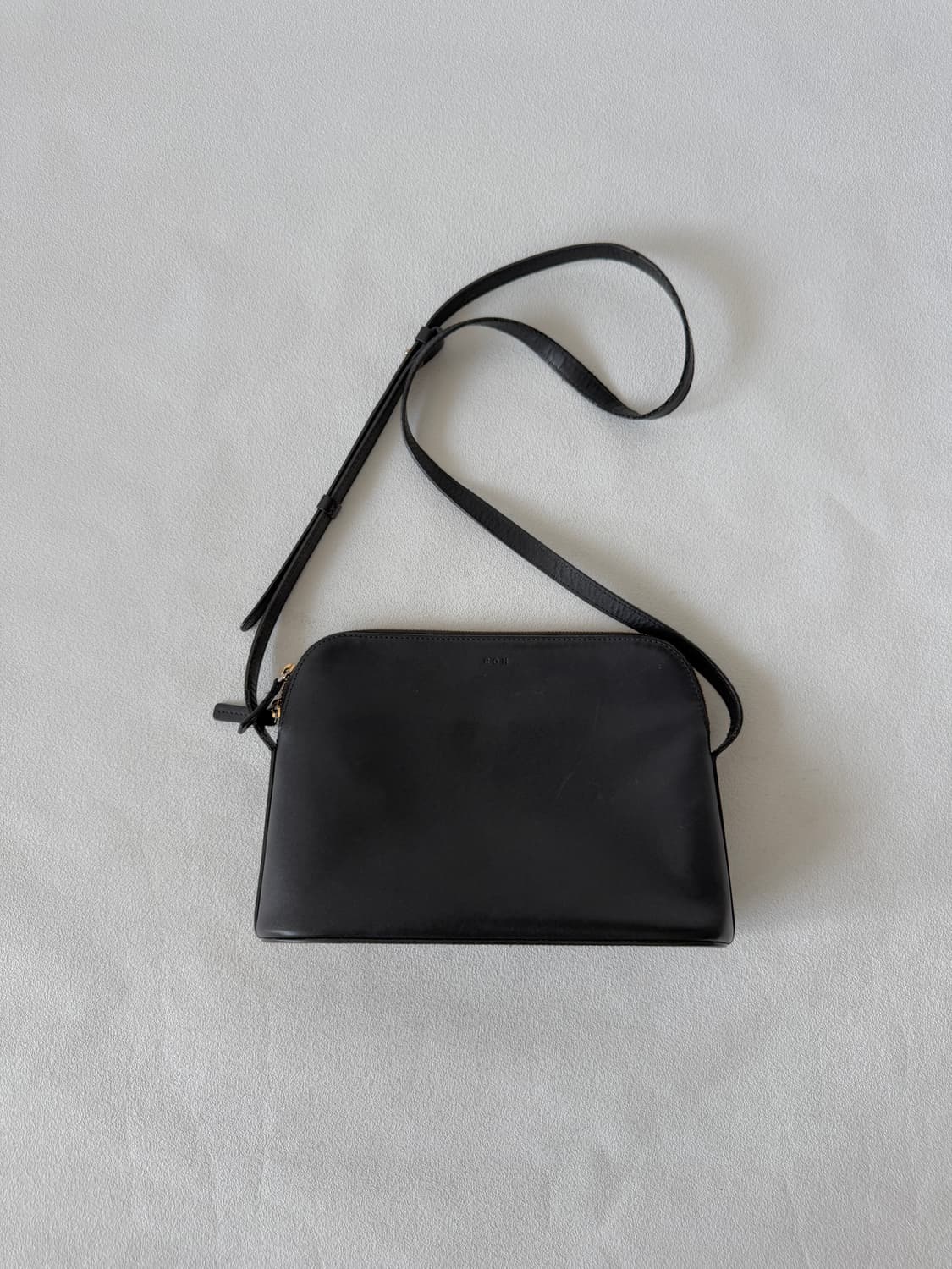 로서울(Roh seoul) 레더 크로스백 상품이미지1