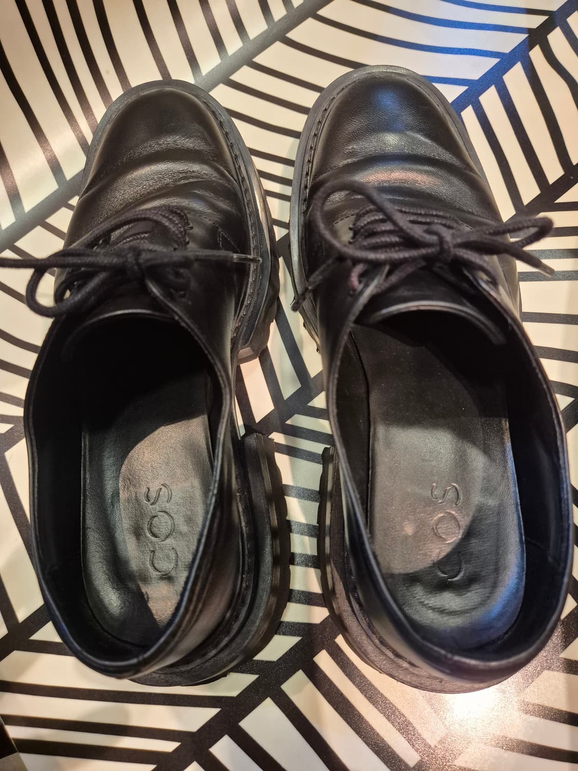 코스 더비 슈즈 38 판매합니다 상품이미지3