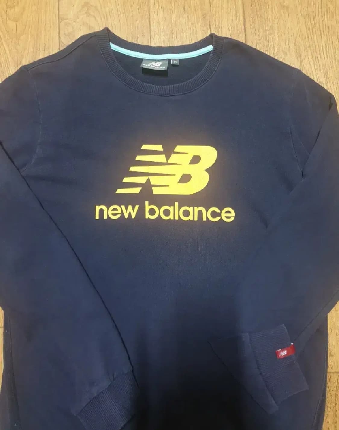 뉴발란스 라운드티 95 사이즈입니다 상품이미지3