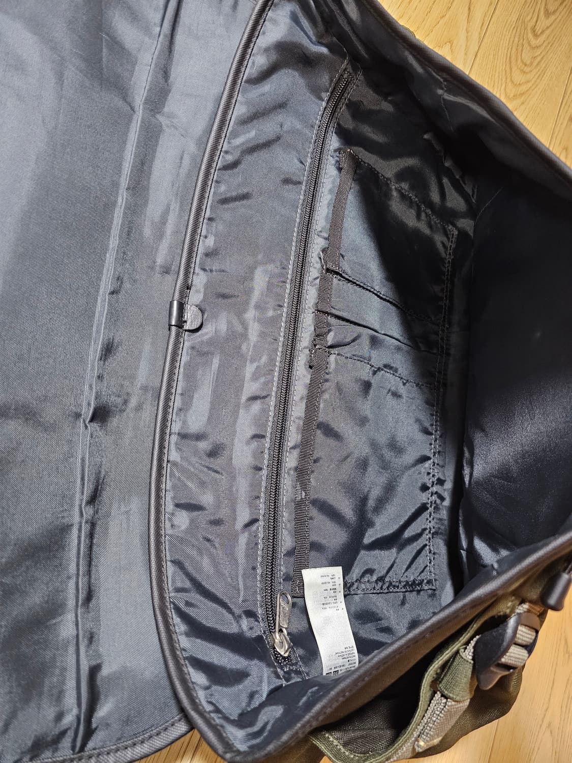 유니클로 코듀라 메신저백 상품이미지5