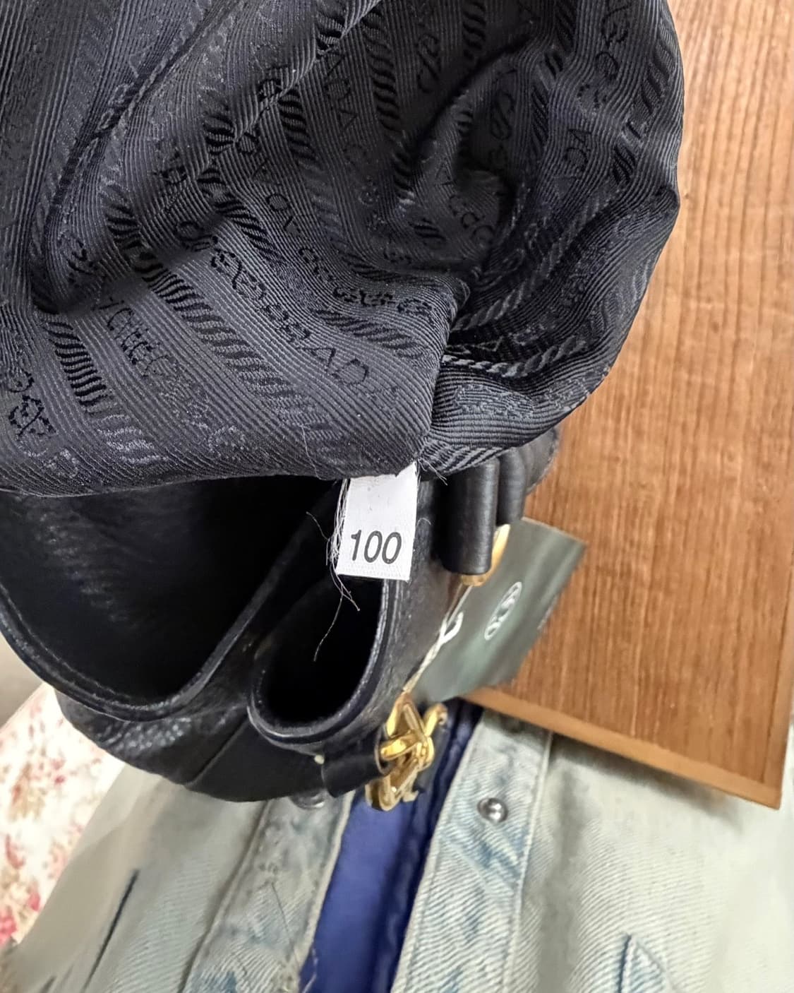 프라다 블랙 비텔로 다이노 사첼백 상품이미지8