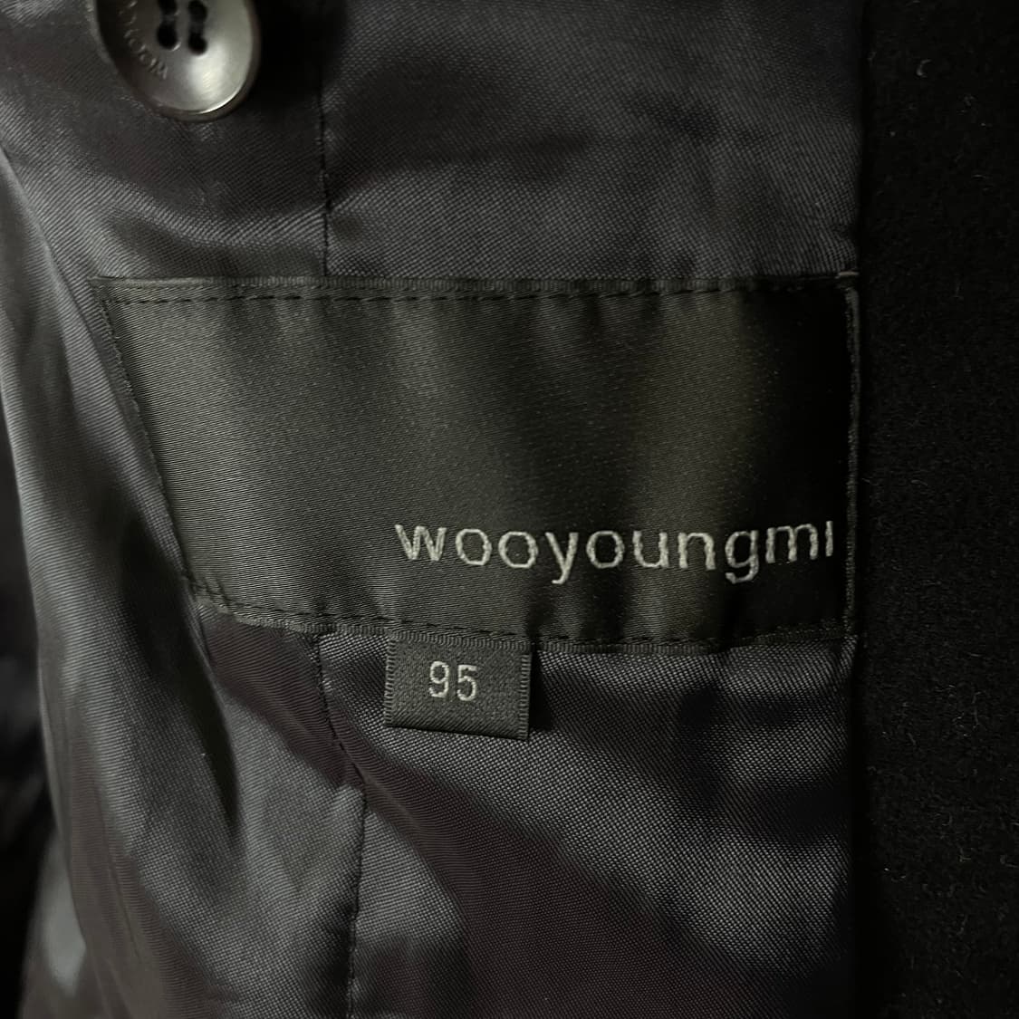 우영미 블랙 하이넥 지퍼라인 미디코트 상품이미지5