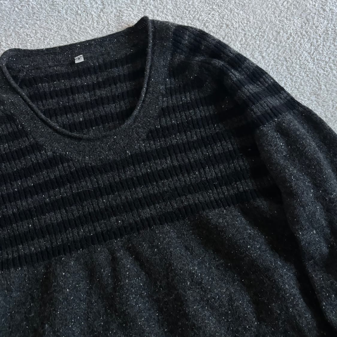 일본빈티지 y2k 차콜 블랙 스트라이프 작사 니트 상품이미지4