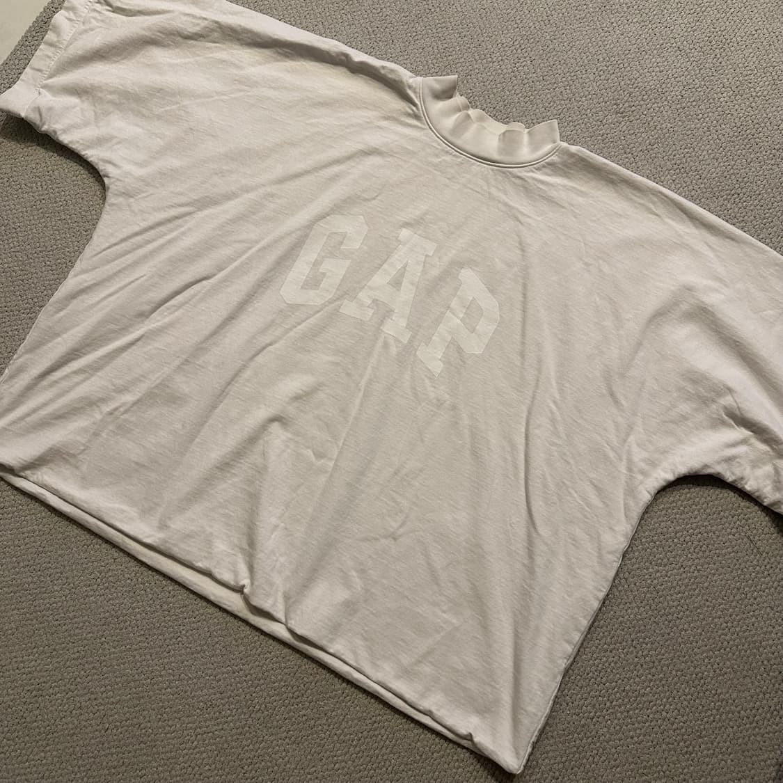 이지갭 발렌시아가 도브 티셔츠 상품이미지2