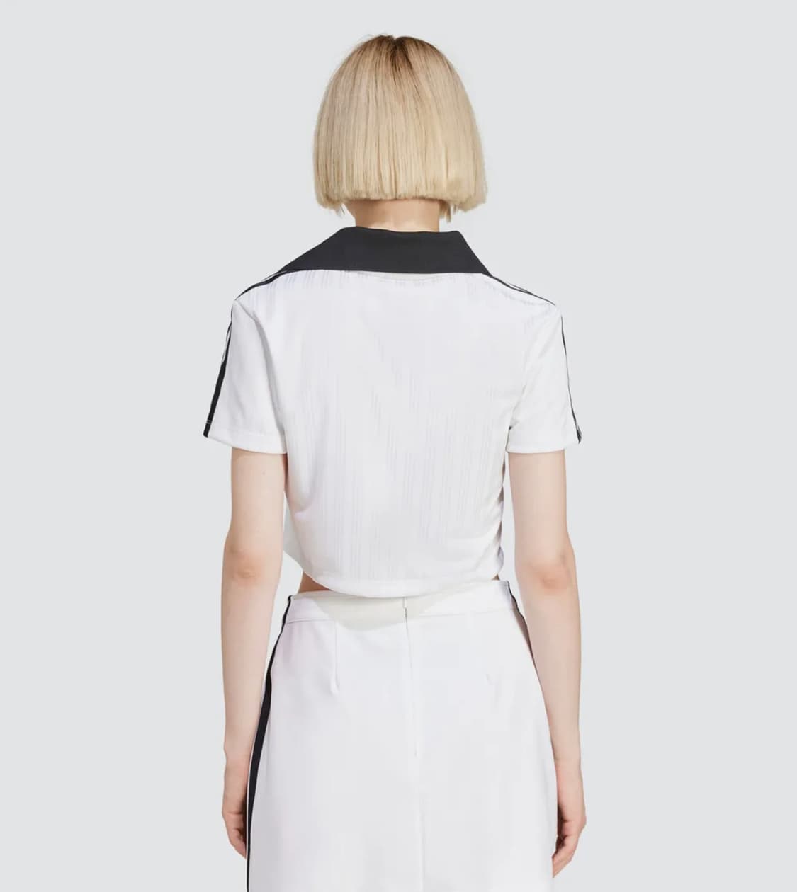 새상품) 아디다스 브이넥 크롭 반팔 셔츠 화이트 상품이미지2