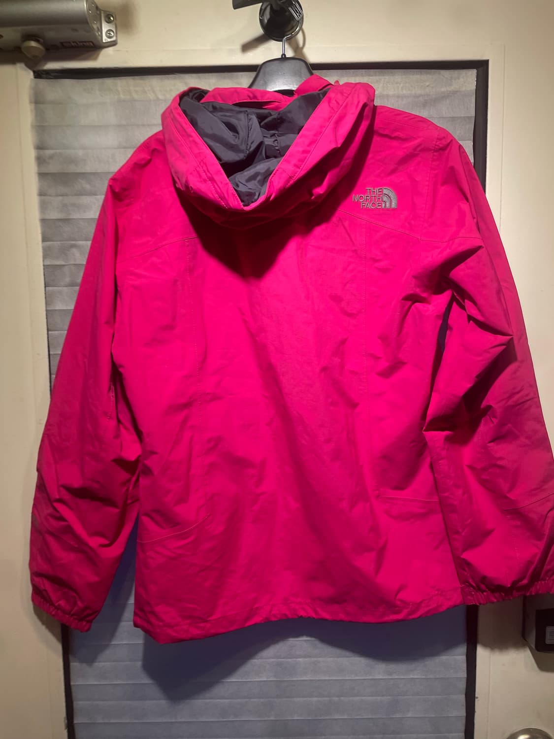 노스페이스 핑크 바람막이 자켓L 90사이즈 상품이미지5