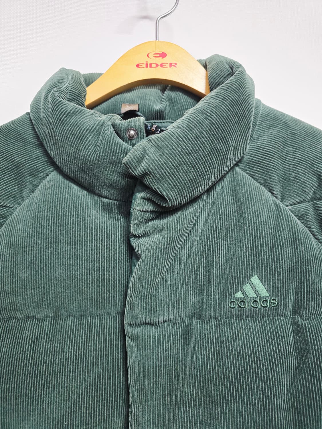 아디다스 코듀로이 다운패딩 점퍼 그린85 상품이미지2