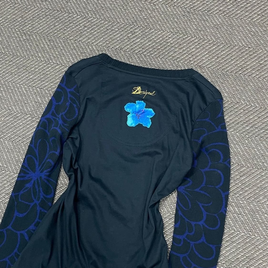 데시구알 패턴 프린팅 롱 슬리브 v0321 상품이미지5