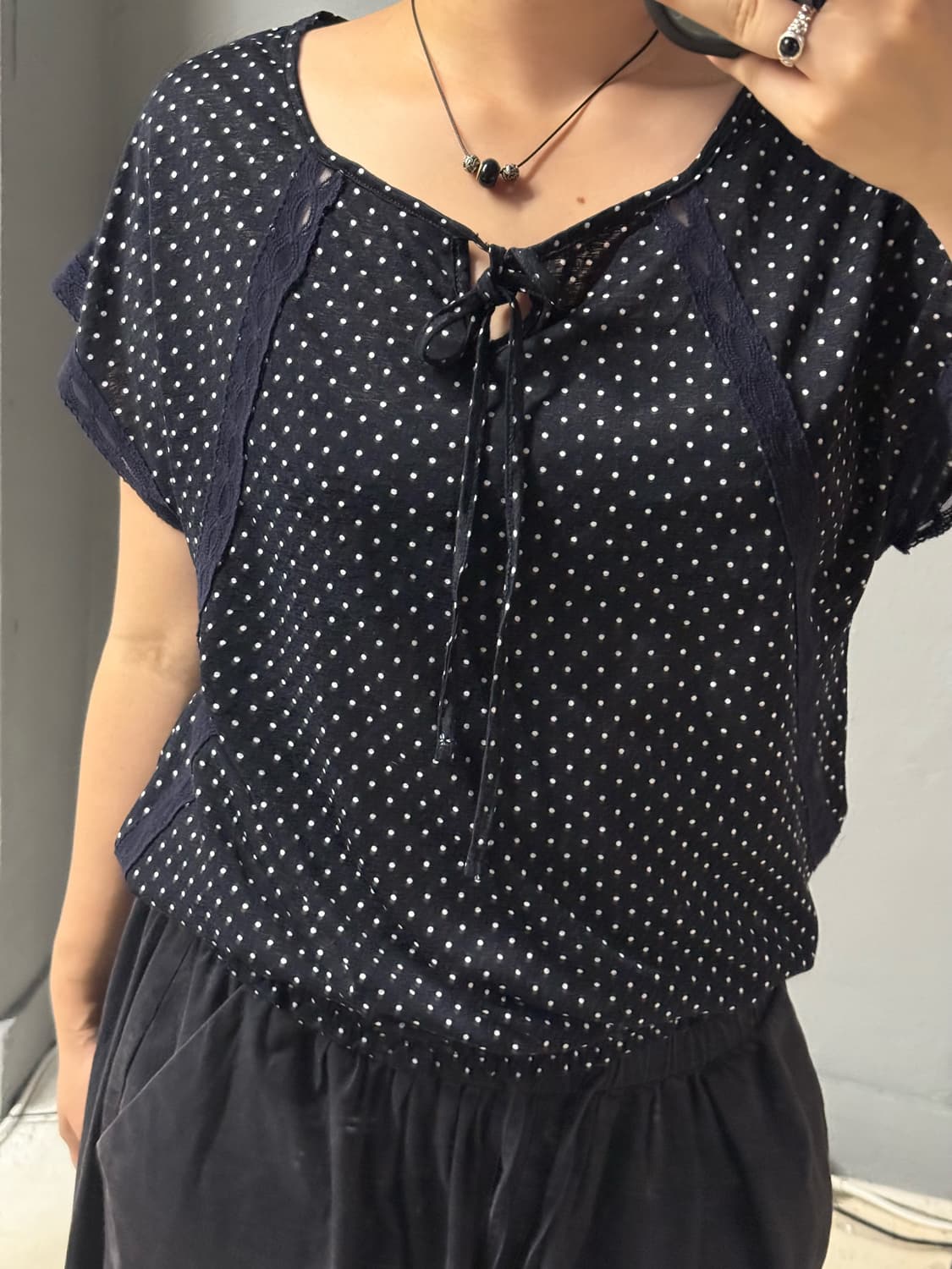 dot pattern lace detail ribbon top 상품이미지3