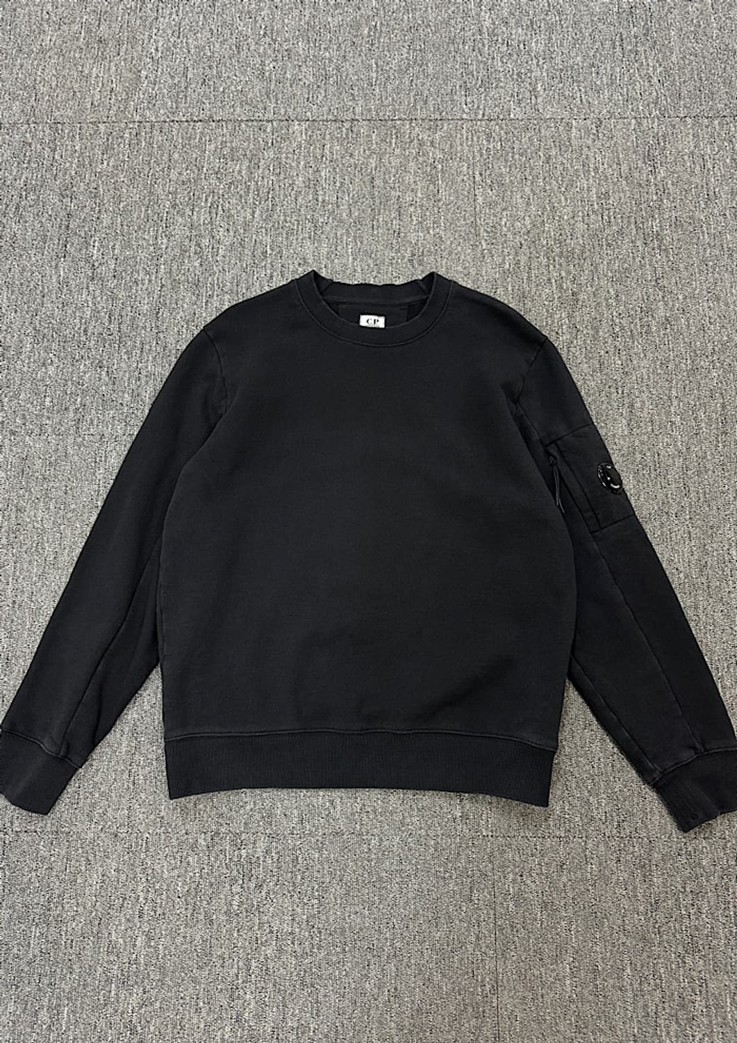 cp컴퍼니 맨투맨  상품이미지1