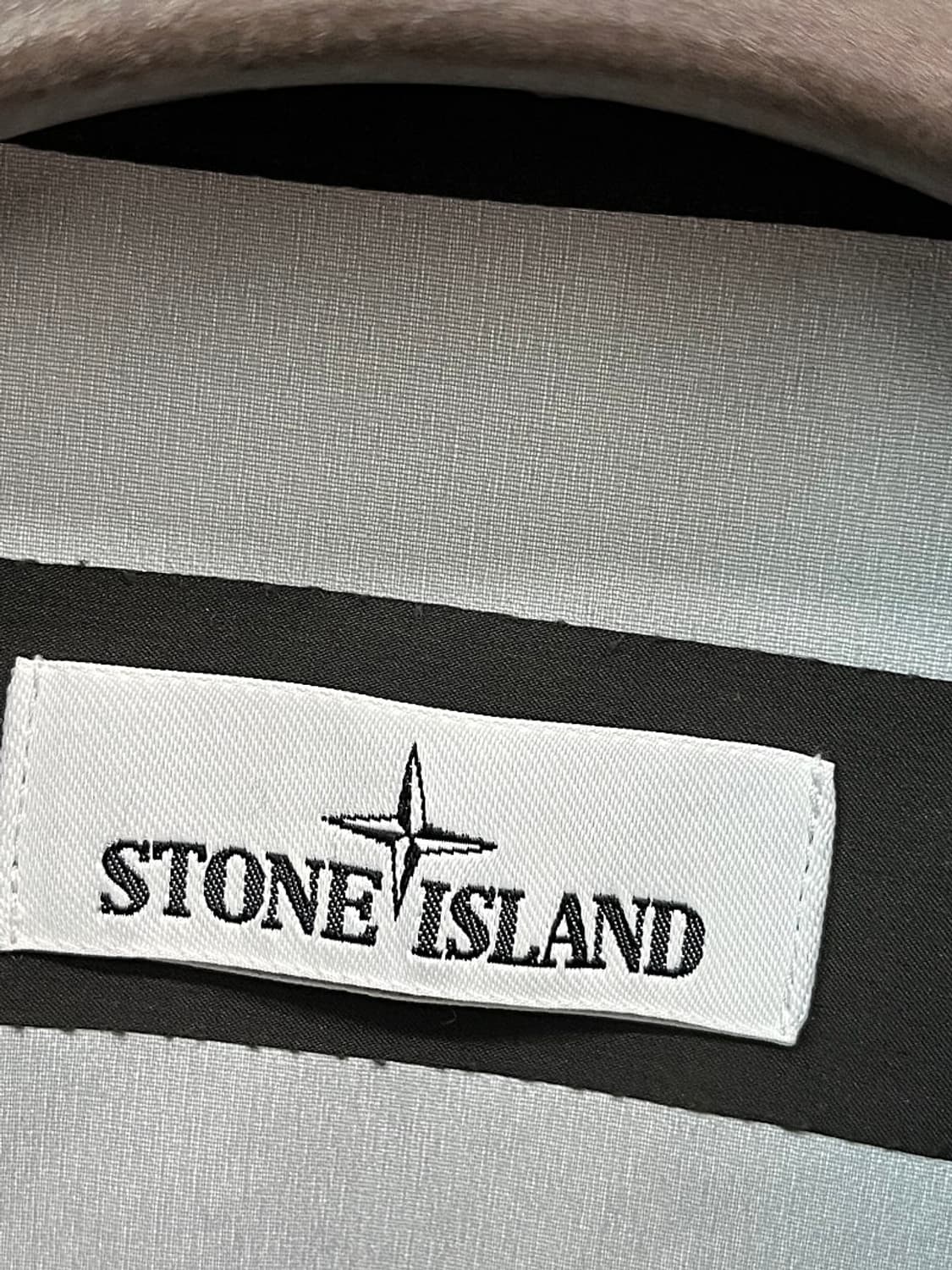 100) 스톤아일랜드 마리나 후드 레인자켓  상품이미지3